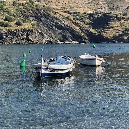 Piso En La Costa Brava Y Al Inicio Del Pirineo Portbou